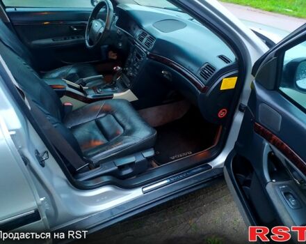 Серый Вольво С80, объемом двигателя 2.5 л и пробегом 400 тыс. км за 4950 $, фото 5 на Automoto.ua