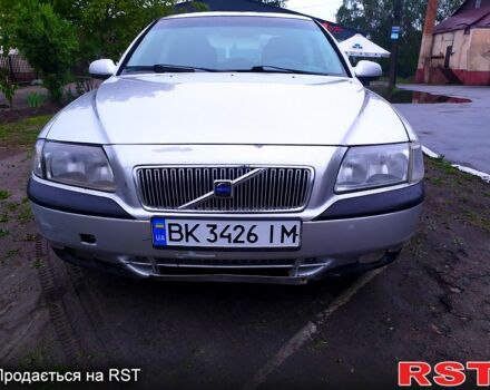 Серый Вольво С80, объемом двигателя 2.5 л и пробегом 400 тыс. км за 4950 $, фото 1 на Automoto.ua