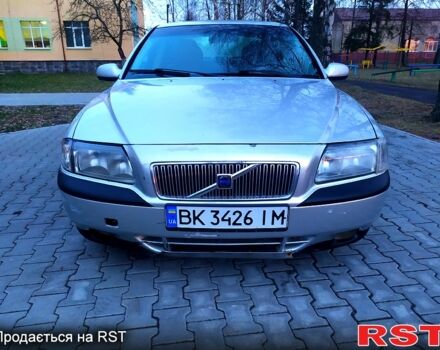 Серый Вольво С80, объемом двигателя 2.5 л и пробегом 400 тыс. км за 4950 $, фото 2 на Automoto.ua