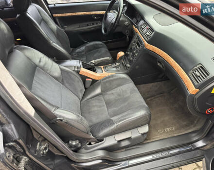 Серый Вольво С80, объемом двигателя 2.4 л и пробегом 290 тыс. км за 4200 $, фото 12 на Automoto.ua