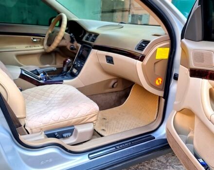 Серый Вольво С80, объемом двигателя 2.8 л и пробегом 260 тыс. км за 4555 $, фото 5 на Automoto.ua