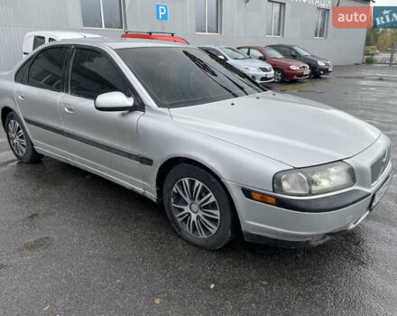 Серый Вольво С80, объемом двигателя 2.46 л и пробегом 368 тыс. км за 2550 $, фото 2 на Automoto.ua