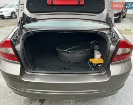 Серый Вольво С80, объемом двигателя 2.52 л и пробегом 207 тыс. км за 9700 $, фото 23 на Automoto.ua