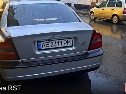 Вольво S80 1999 у Харкові на Automoto.ua Сірий Вольво S80, об'ємом двигуна 2 л та пробігом 423 тис. км за 4000 $, фото 1 на Automoto.ua
