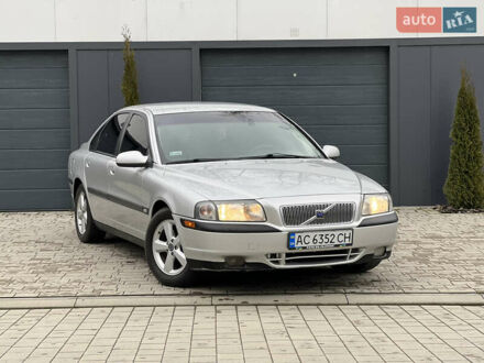 Вольво S80 2000 у Ковель на Automoto.ua Сірий Вольво S80, об'ємом двигуна 2.46 л та пробігом 400 тис. км за 3650 $, фото 1 на Automoto.ua