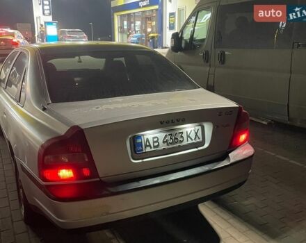 Серый Вольво С80, объемом двигателя 2.4 л и пробегом 300 тыс. км за 2500 $, фото 1 на Automoto.ua
