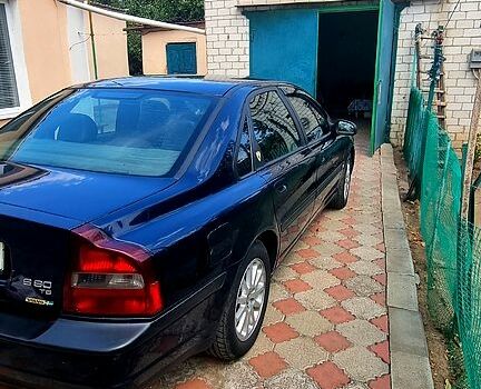 Синий Вольво С80, объемом двигателя 2.8 л и пробегом 260 тыс. км за 1800 $, фото 3 на Automoto.ua
