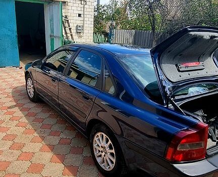 Синий Вольво С80, объемом двигателя 2.8 л и пробегом 260 тыс. км за 1800 $, фото 1 на Automoto.ua