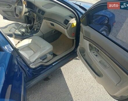 Синий Вольво С80, объемом двигателя 2.4 л и пробегом 462 тыс. км за 4000 $, фото 5 на Automoto.ua