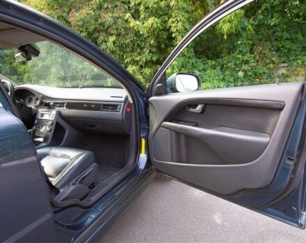 Синий Вольво С80, объемом двигателя 2.4 л и пробегом 405 тыс. км за 7800 $, фото 6 на Automoto.ua