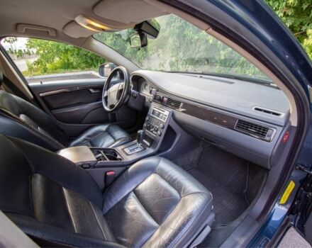 Синий Вольво С80, объемом двигателя 2.4 л и пробегом 405 тыс. км за 7800 $, фото 7 на Automoto.ua