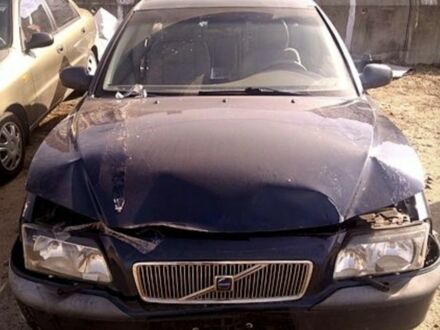 Синий Вольво С80, объемом двигателя 2.4 л и пробегом 369 тыс. км за 2200 $, фото 1 на Automoto.ua