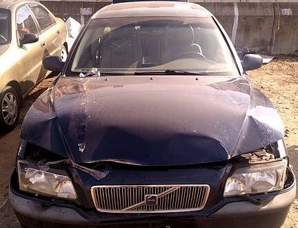 Синій Вольво S80, об'ємом двигуна 2.4 л та пробігом 369 тис. км за 2200 $, фото 1 на Automoto.ua