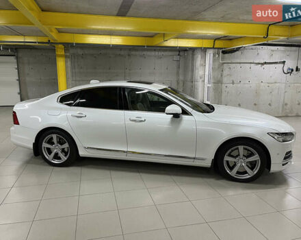 Білий Вольво S90, об'ємом двигуна 1.97 л та пробігом 100 тис. км за 35000 $, фото 4 на Automoto.ua