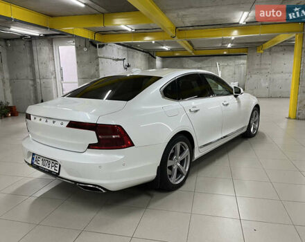 Білий Вольво S90, об'ємом двигуна 1.97 л та пробігом 100 тис. км за 35000 $, фото 5 на Automoto.ua