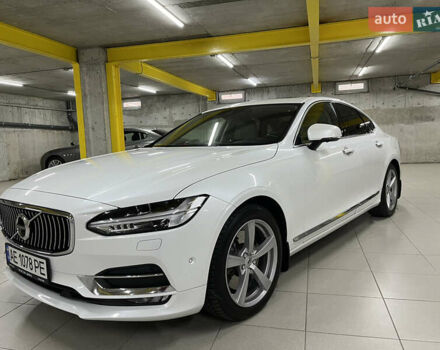 Білий Вольво S90, об'ємом двигуна 1.97 л та пробігом 100 тис. км за 35000 $, фото 1 на Automoto.ua
