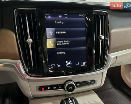 Білий Вольво S90, об'ємом двигуна 1.97 л та пробігом 100 тис. км за 35000 $, фото 17 на Automoto.ua