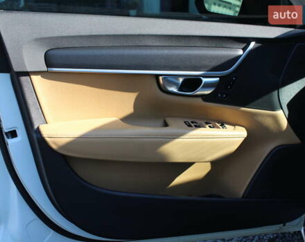 Білий Вольво S90, об'ємом двигуна 1.97 л та пробігом 130 тис. км за 19300 $, фото 24 на Automoto.ua