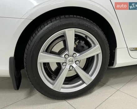 Білий Вольво S90, об'ємом двигуна 1.97 л та пробігом 100 тис. км за 35000 $, фото 42 на Automoto.ua