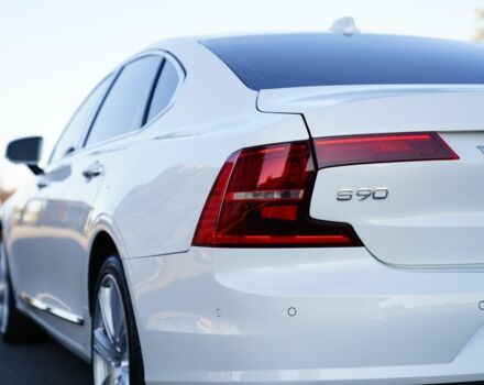 Білий Вольво S90, об'ємом двигуна 2 л та пробігом 28 тис. км за 29000 $, фото 4 на Automoto.ua