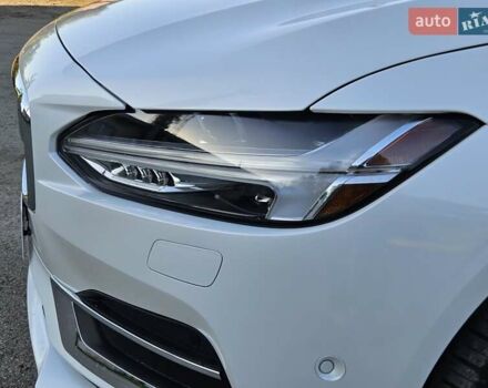 Білий Вольво S90, об'ємом двигуна 1.97 л та пробігом 173 тис. км за 26900 $, фото 1 на Automoto.ua