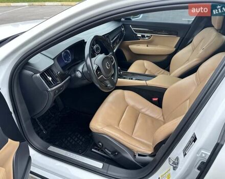 Белый Вольво С90, объемом двигателя 1.97 л и пробегом 65 тыс. км за 25000 $, фото 13 на Automoto.ua