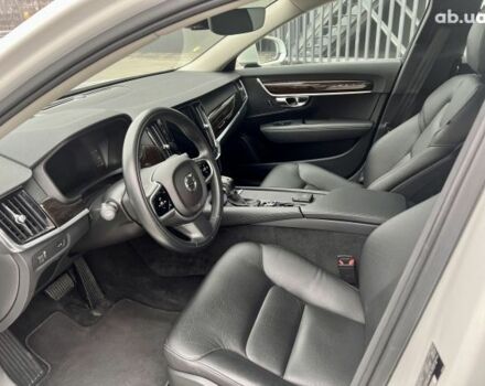 Білий Вольво S90, об'ємом двигуна 2 л та пробігом 0 тис. км за 33500 $, фото 4 на Automoto.ua