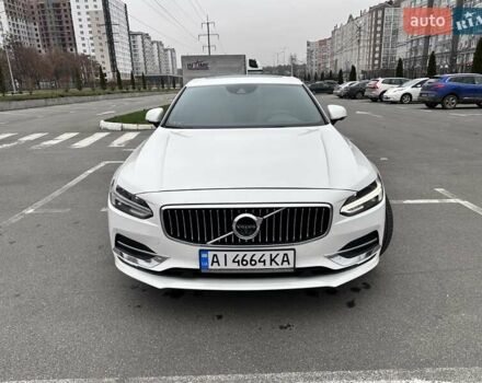 Белый Вольво С90, объемом двигателя 1.97 л и пробегом 65 тыс. км за 25000 $, фото 1 на Automoto.ua