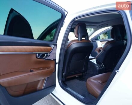 Білий Вольво S90, об'ємом двигуна 2 л та пробігом 32 тис. км за 23000 $, фото 7 на Automoto.ua
