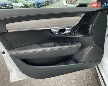 Белый Вольво С90, объемом двигателя 1.97 л и пробегом 90 тыс. км за 34284 $, фото 8 на Automoto.ua