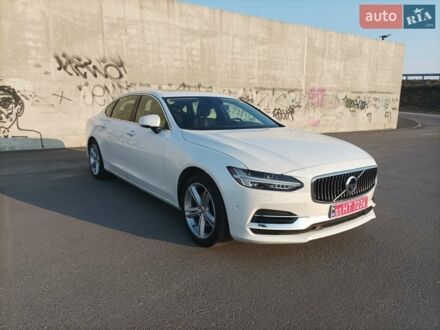 Белый Вольво С90, объемом двигателя 1.97 л и пробегом 115 тыс. км за 20100 $, фото 1 на Automoto.ua