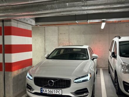 Белый Вольво С90, объемом двигателя 2 л и пробегом 148 тыс. км за 22000 $, фото 1 на Automoto.ua