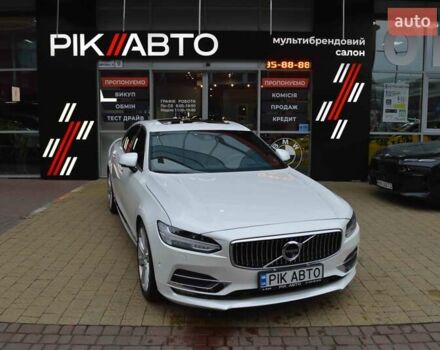 Білий Вольво S90, об'ємом двигуна 2 л та пробігом 65 тис. км за 34900 $, фото 1 на Automoto.ua