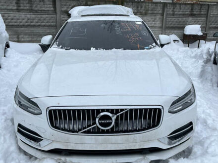 Белый Вольво С90, объемом двигателя 1.97 л и пробегом 105 тыс. км за 18500 $, фото 1 на Automoto.ua