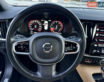 Чорний Вольво S90, об'ємом двигуна 1.97 л та пробігом 95 тис. км за 26900 $, фото 12 на Automoto.ua