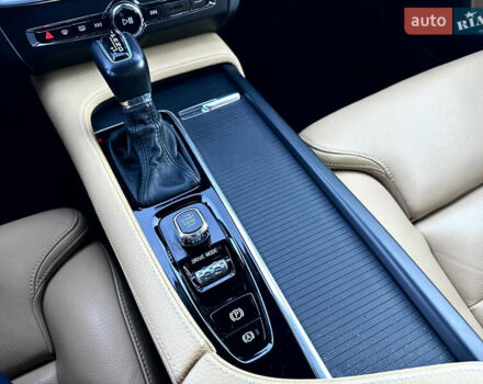 Чорний Вольво S90, об'ємом двигуна 1.97 л та пробігом 95 тис. км за 26900 $, фото 14 на Automoto.ua