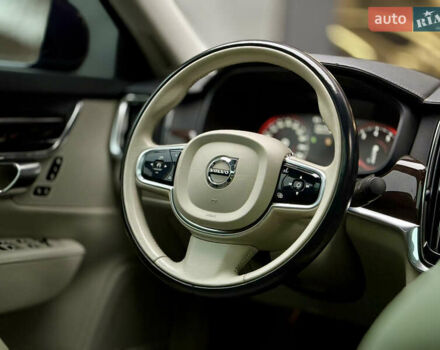 Чорний Вольво S90, об'ємом двигуна 2 л та пробігом 124 тис. км за 27000 $, фото 26 на Automoto.ua