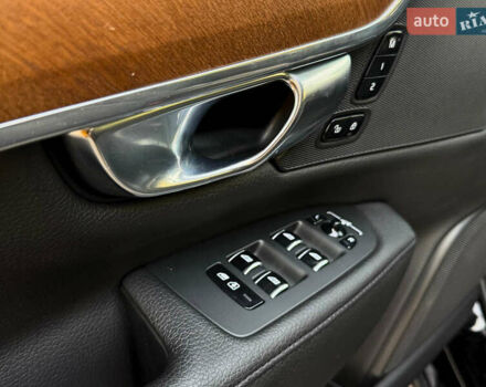 Черный Вольво С90, объемом двигателя 1.97 л и пробегом 120 тыс. км за 33990 $, фото 17 на Automoto.ua