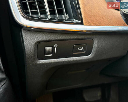 Черный Вольво С90, объемом двигателя 1.97 л и пробегом 120 тыс. км за 33990 $, фото 26 на Automoto.ua