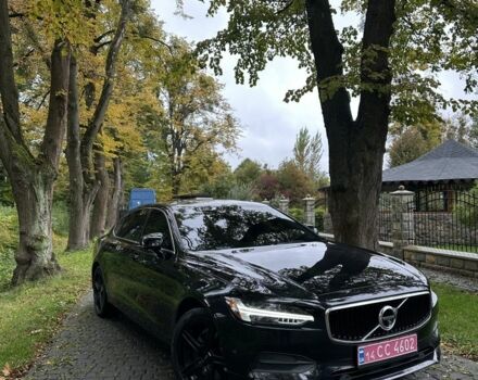 Черный Вольво С90, объемом двигателя 2 л и пробегом 210 тыс. км за 17500 $, фото 1 на Automoto.ua