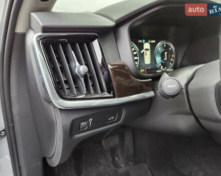 Серый Вольво С90, объемом двигателя 1.97 л и пробегом 196 тыс. км за 24500 $, фото 23 на Automoto.ua