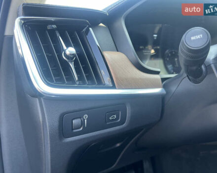 Вольво С90 2016 в Николаеве на Automoto.ua Серый Вольво С90, объемом двигателя 2 л и пробегом 75 тыс. км за 28500 $, фото 19 на Automoto.ua