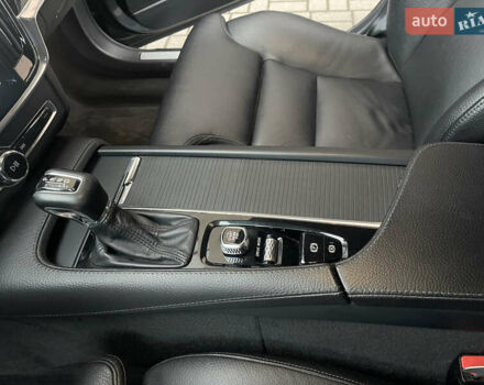 Серый Вольво С90, объемом двигателя 1.97 л и пробегом 398 тыс. км за 16800 $, фото 24 на Automoto.ua