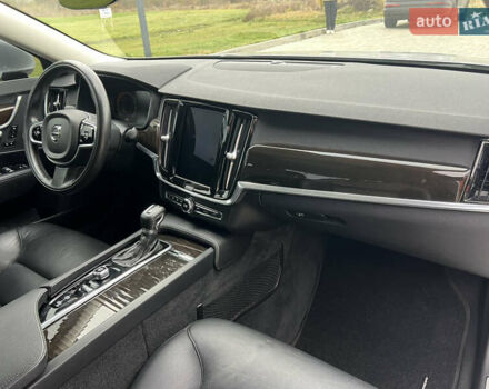 Серый Вольво С90, объемом двигателя 1.97 л и пробегом 115 тыс. км за 20400 $, фото 17 на Automoto.ua