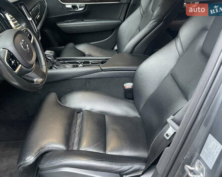 Серый Вольво С90, объемом двигателя 1.97 л и пробегом 398 тыс. км за 16800 $, фото 22 на Automoto.ua