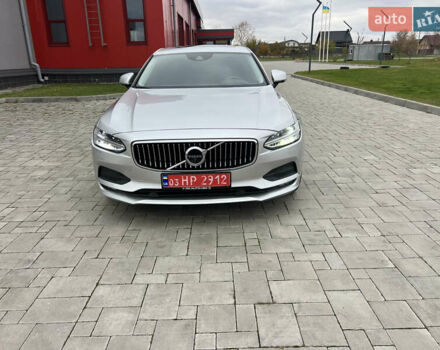 Серый Вольво С90, объемом двигателя 1.97 л и пробегом 115 тыс. км за 20400 $, фото 1 на Automoto.ua