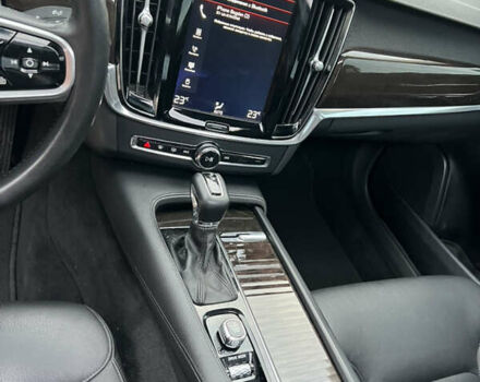 Сірий Вольво S90, об'ємом двигуна 2 л та пробігом 148 тис. км за 18999 $, фото 32 на Automoto.ua