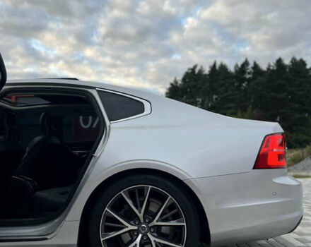 Сірий Вольво S90, об'ємом двигуна 2 л та пробігом 148 тис. км за 18999 $, фото 11 на Automoto.ua