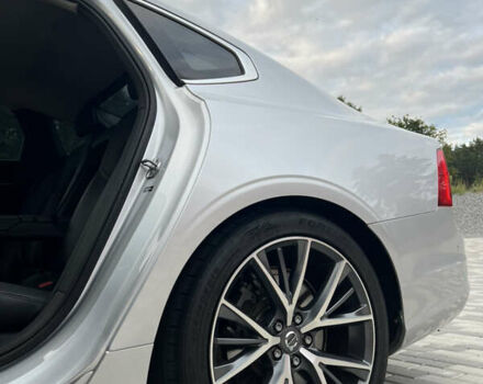 Сірий Вольво S90, об'ємом двигуна 2 л та пробігом 148 тис. км за 18999 $, фото 17 на Automoto.ua