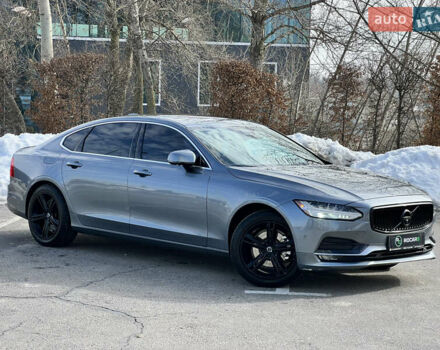 Серый Вольво С90, объемом двигателя 1.97 л и пробегом 169 тыс. км за 22000 $, фото 1 на Automoto.ua